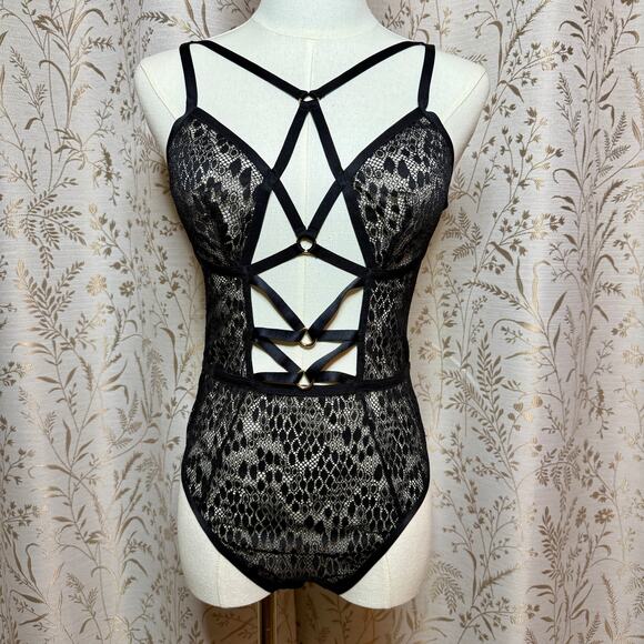 Victoria's Secret Other - Victoria's Secret Women Black Lace Strappy Cage Teddy Large Vampy Glam Boudoir